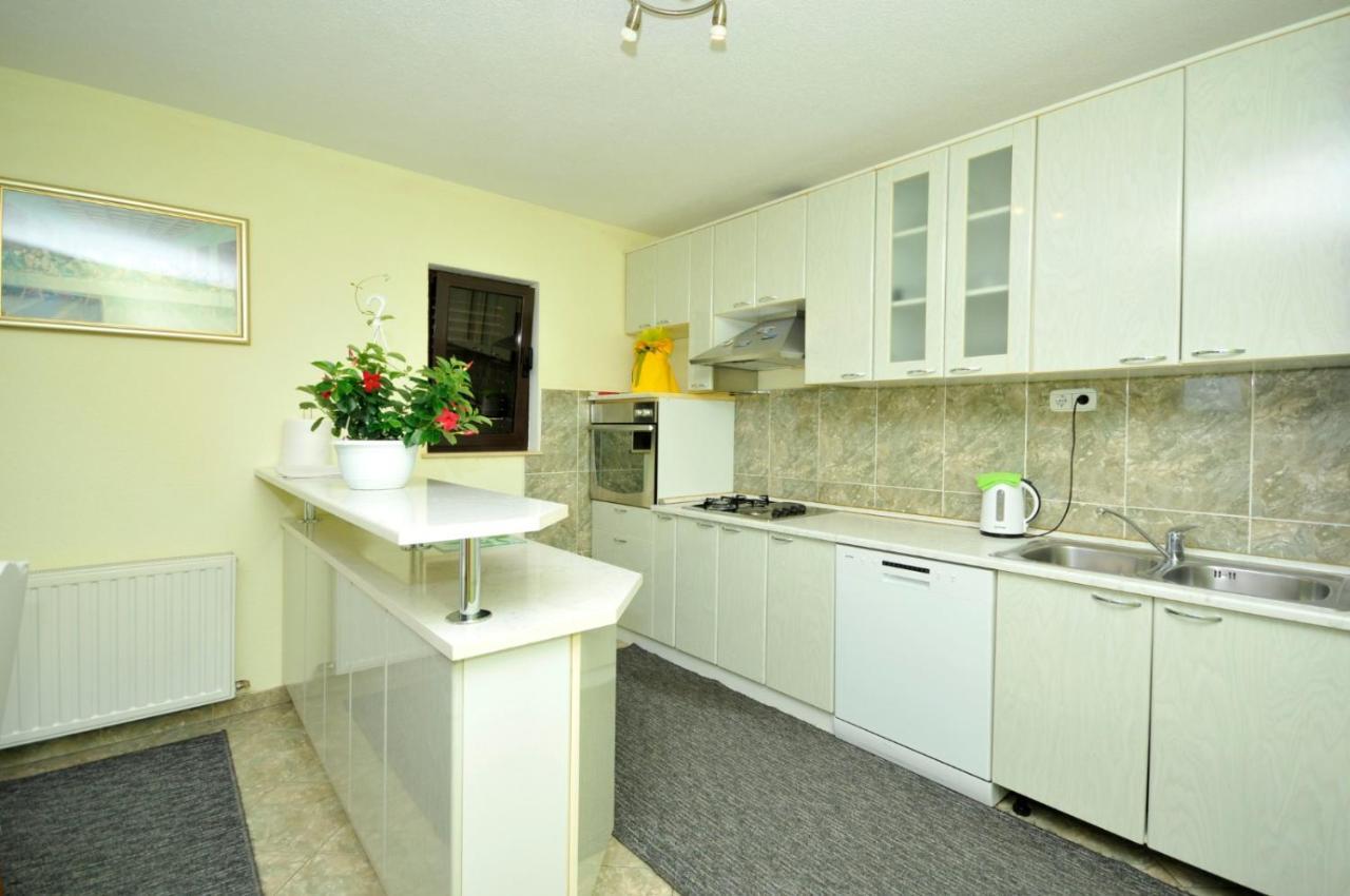 Roso Apartment With Sea View Trogir Exterior photo