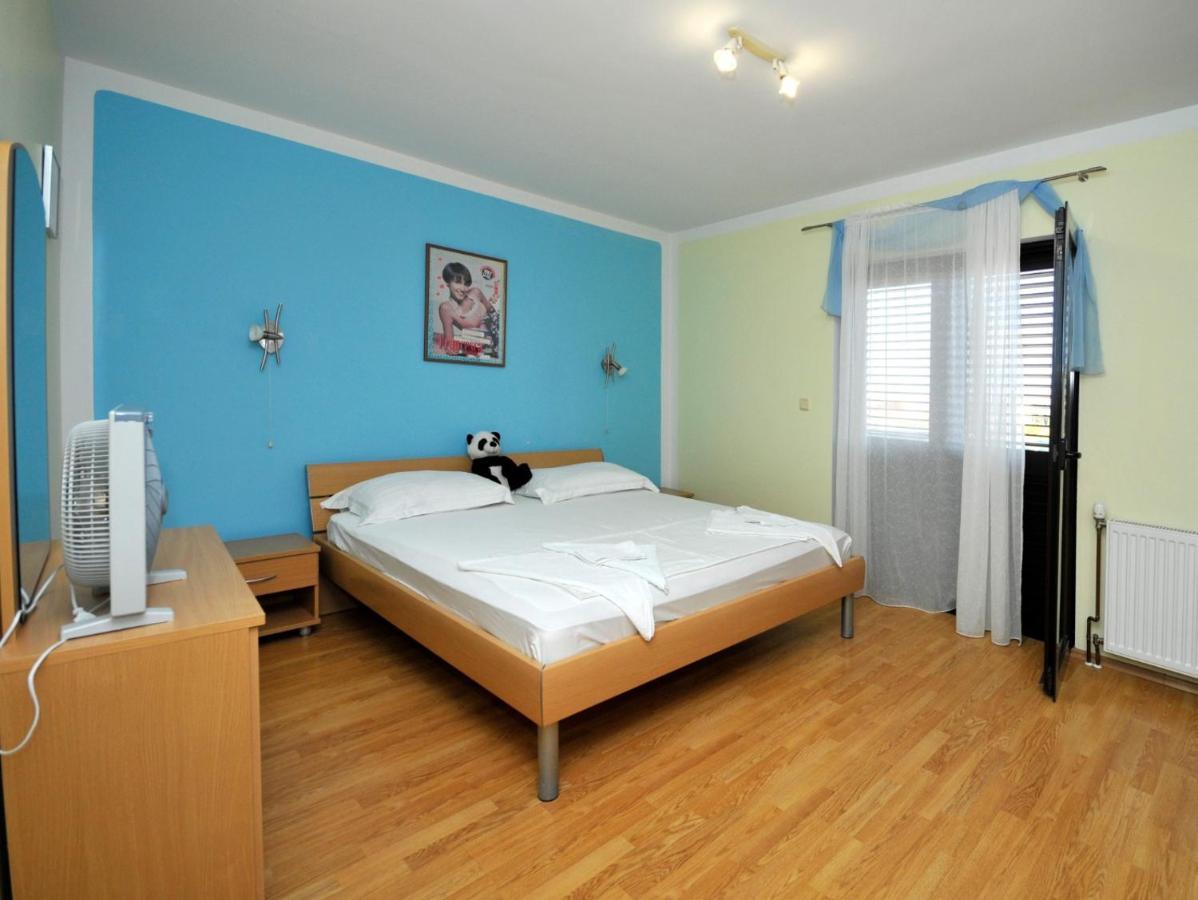 Roso Apartment With Sea View Trogir Exterior photo