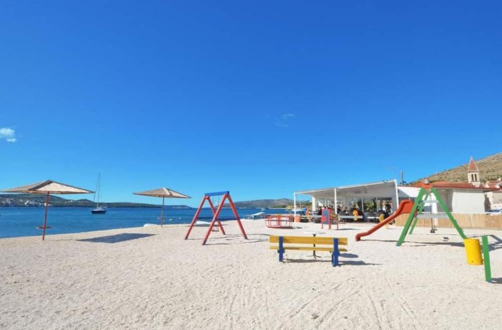 Roso Apartment With Sea View Trogir Exterior photo